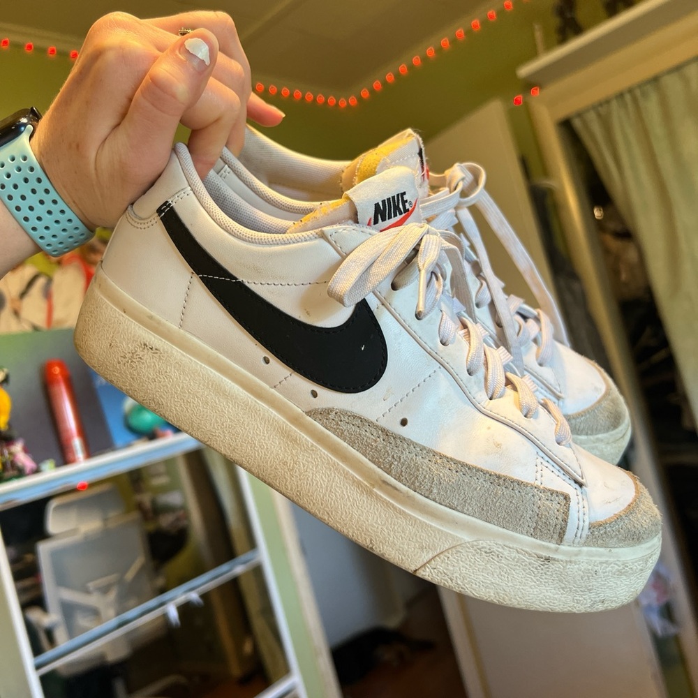 Nike blazer low trainer blazers platforms size 8.5 women’s.